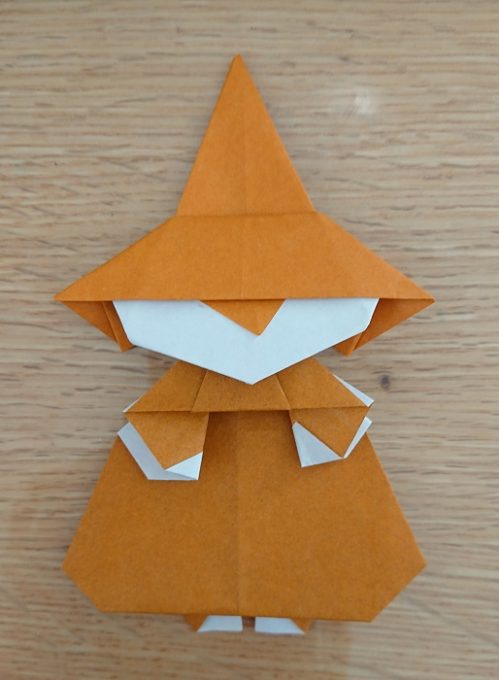 ハロウィン折り紙 魔女とほうきの簡単な折り方 作り方 かわいい飾り付け 30代からの簡単糖質ダイエット ときどき豆知識